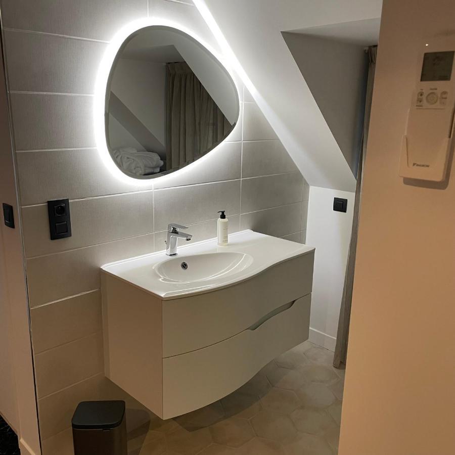 Le Sainte Jeanne Hotel Cormeilles-en-Vexin Kültér fotó