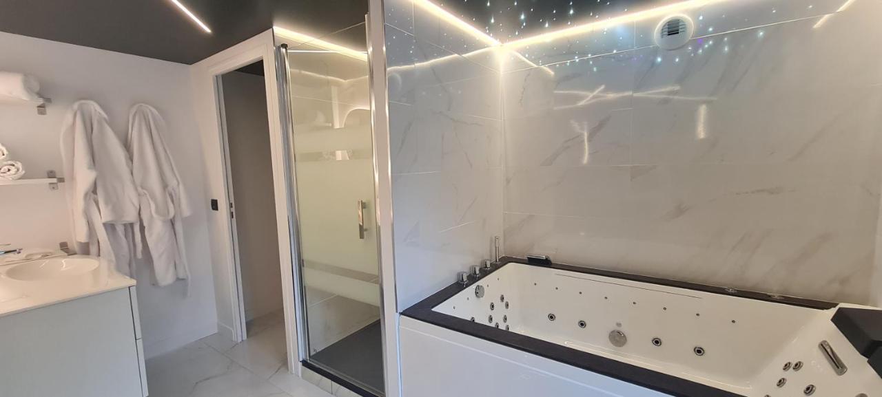 Le Sainte Jeanne Hotel Cormeilles-en-Vexin Kültér fotó